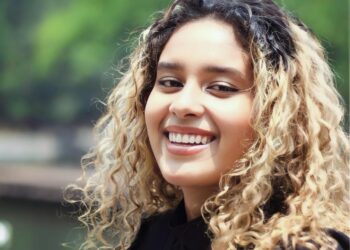 Malenna, una voz maravillosa que sorprende en redes sociales