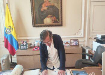 Congresista nariñense demanda el ‘decretazo’ de Petro por la consulta popular: “Es un golpe a la Constitución”