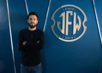 De persona a empresario: El viaje íntimo y real de Juan Felipe Woodcock Santacruz
