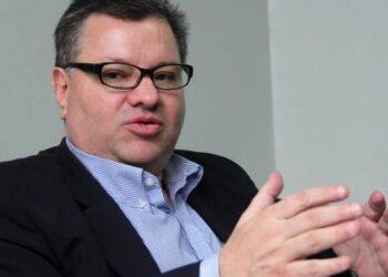 Jesús Casique denuncia campaña difamatoria y exige respeto a su integridad y la de su familia