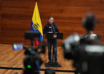 Fiscalía suspende órdenes de captura de 23 cabecillas de bandas de Medellín y desata tormenta política