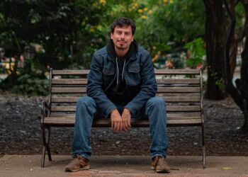 Periodista pastuso gana el Premio Distrital de Crítica Literaria 2026 de Bogotá